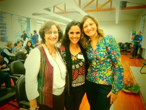 Foto ilustrando três mulheres.